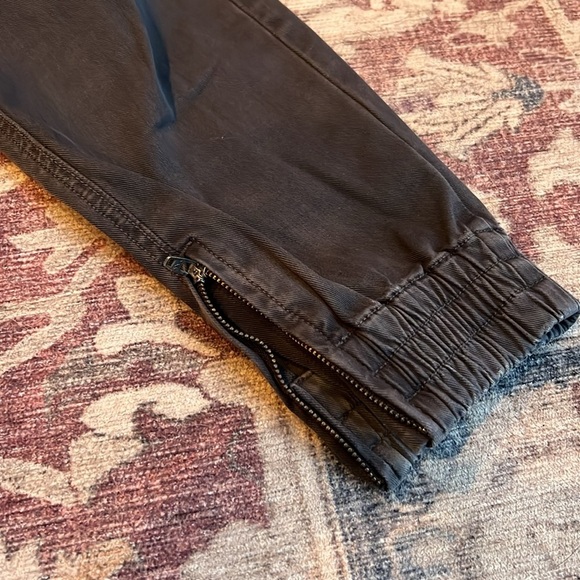 Spanx Stretch Twill Cargo Pull On Ankle Zip Jogger Gray - Picture 4 of 5